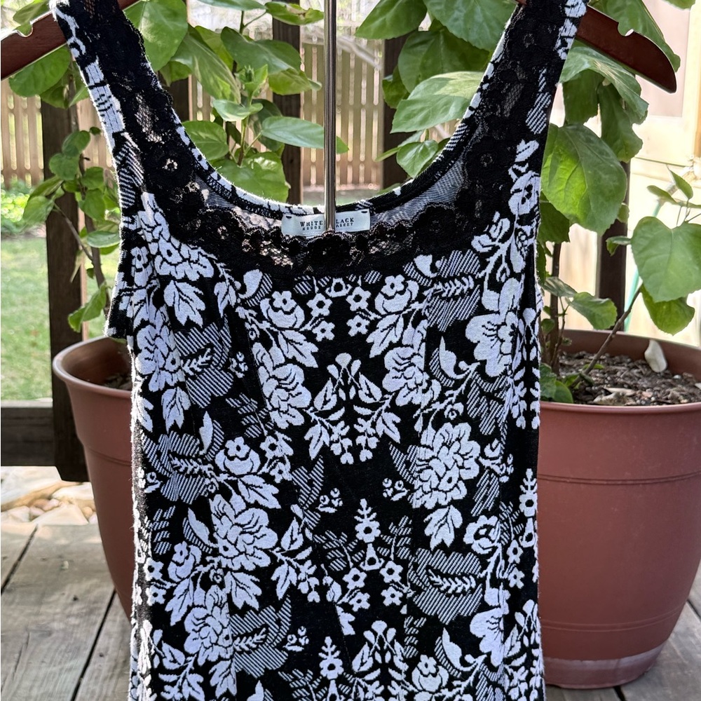 White House Black Market Black & White Floral Lace-Trim Camisole